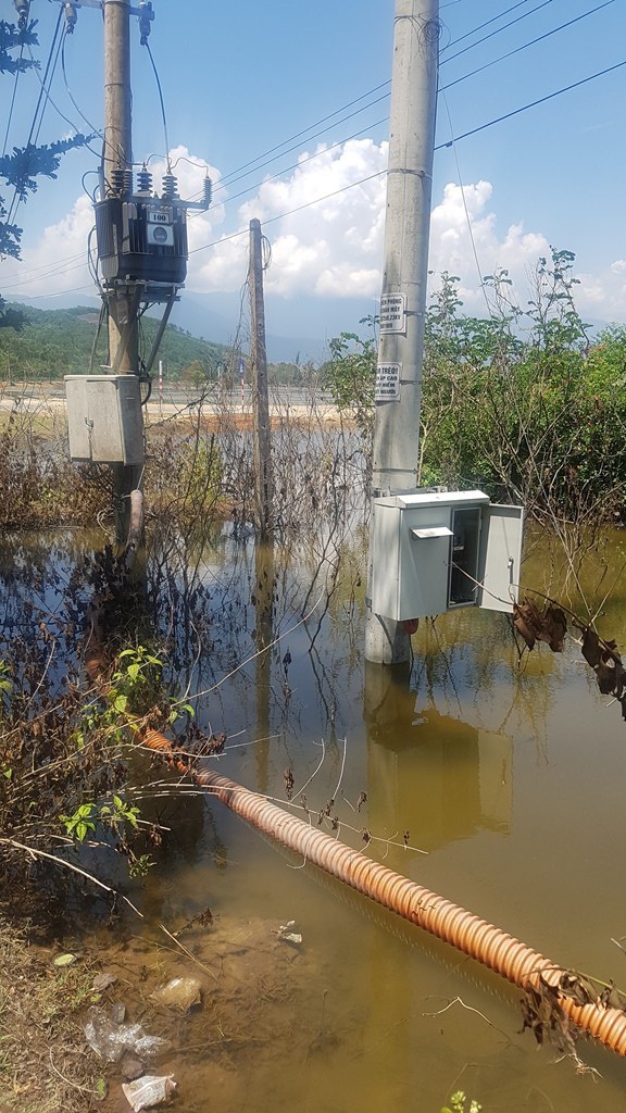 Bãi thải 1 triệu khối bùn biển “treo lơ lửng” bên cảng du lịch Chân Mây - 15 Các trạm biến áp của Trạm Biên phòng Cửa khẩu Cảng Chân Mây đã gặp sự cố tắt điện do nước bùn dâng cao