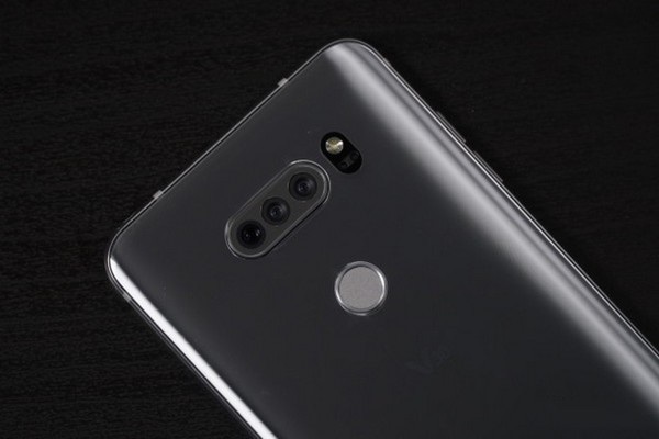 Smartphone cao cấp LG V40 sẽ sở hữu đến 5 camera - 1 LG V40 sẽ được trang bị đến 3 camera ở mặt sau sản phẩm?