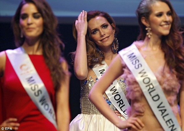 Người đẹp chuyển giới đăng quang Hoa hậu Hoàn vũ Tây Ban Nha 2018 - 4
Angela Ponce sở hữu nhan sắc ngọt ngào và khá nữ tính.