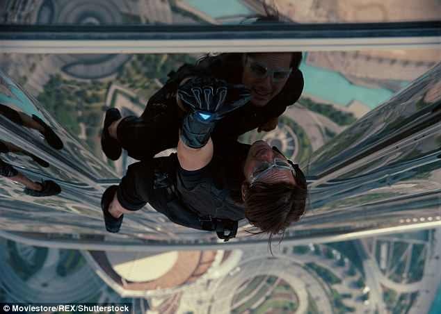 Hay trong Mission: Impossible - Ghost Protocol (2011), Cruise leo lên tòa nhà chọc trời Burj Khalifa ở Dubai, vốn được mệnh danh là tòa nhà cao nhất thế giới.