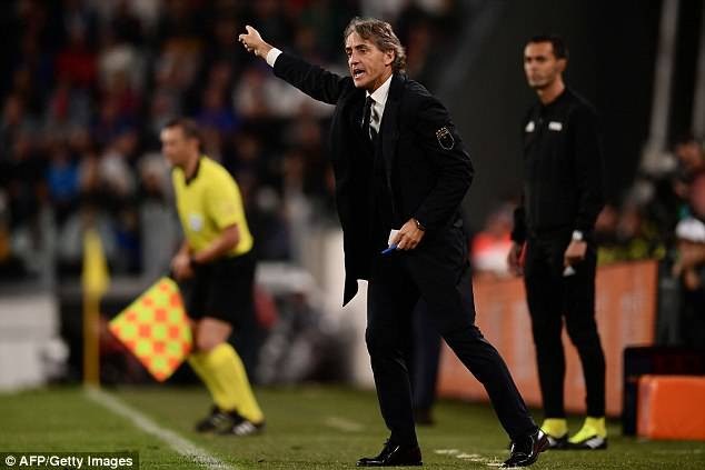 Hà Lan và Italia bất phân thắng bại tại Juventus Arena - 5
HLV Mancini còn nhiều việc phải làm khi mới dẫn dắt đội tuyển Italia được hai trận đấu