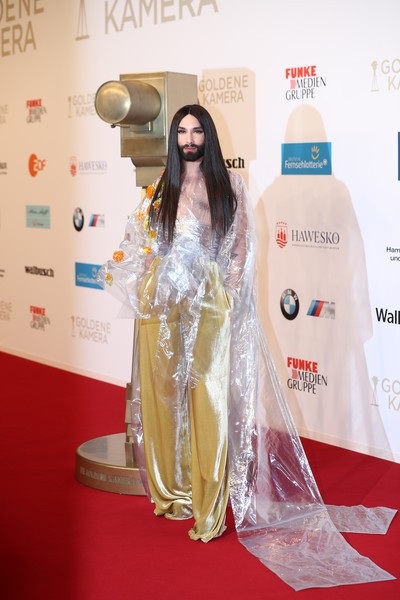 "Người đẹp có râu" tái xuất sau tiết lộ bị nhiễm HIV - 7
Conchita Wurst cũng được khen ngợi vì dám nói ra tình trạng bệnh tật của mình và vượt lên sự kỳ thị của những người xung quanh.