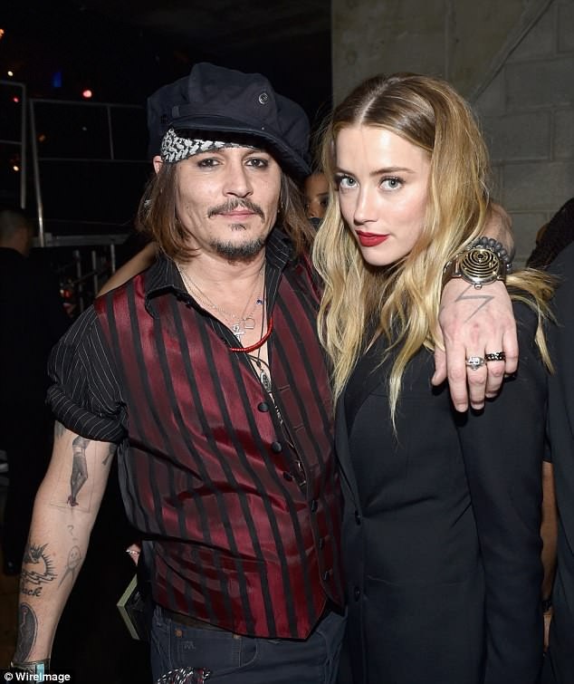 
Chuyện tình cảm của cô với nam diễn viên Johnny Depp cũng trải qua nhiều sóng gió
