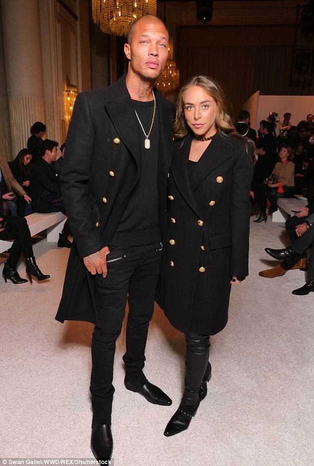 Con gái tỷ phú Topshop sinh quý tử - 8
Jeremy Meeks hết lời khen ngợi bạn gái siêu giàu. Người mẫu 34 tuổi nói, có con với Chloe là điều khiến anh vô cùng hạnh phúc.