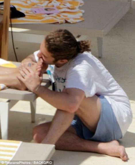 Rita Ora diện bikini gợi cảm bên bạn trai - 31 Rita Ora diện bikini gợi cảm bên bạn trai - 31