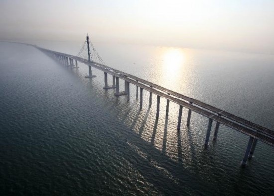 Ngắm cầu vượt biển dài hơn 36km của Trung Quốc từ trên cao - 2 Ngắm cầu vượt biển dài hơn 36km của Trung Quốc từ trên cao - 2