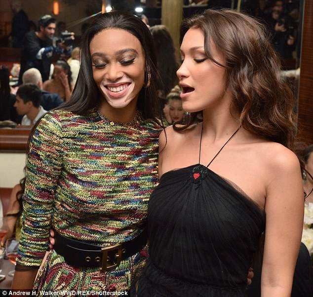 
Hai cô gái đều là người mẫu đình đám thế giới hiện nay
