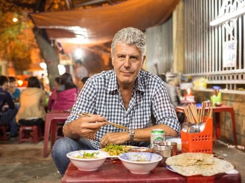 Ông Obama sẽ nhớ về đầu bếp quá cố Anthony Bourdain với bữa bún chả đặc biệt ở Việt Nam - 2 Ông Anthony Bourdain thừa nhận mình rất yêu thích các món ăn truyền thống Việt Nam. (Ảnh: CNTraveler)