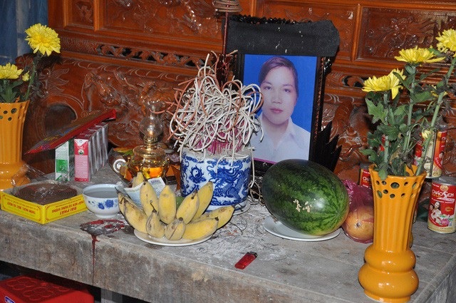 Hơn 83 triệu đồng đến với 3 đứa trẻ mất mẹ vì sét đánh - 1 Thu bị sét đánh khi đang nằm trong nhà ôm con. Em đã mãi mãi ra đi bỏ lại 3 đứa con thơ dại.