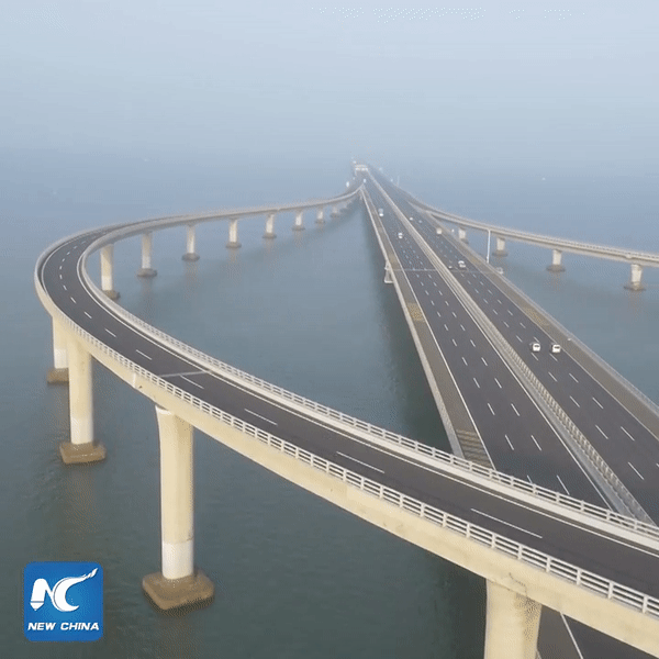Ngắm cầu vượt biển dài hơn 36km của Trung Quốc từ trên cao - 1 Vẻ đẹp của cầu vượt biển dài nhất thế giới tại Trung Quốc từ trên cao