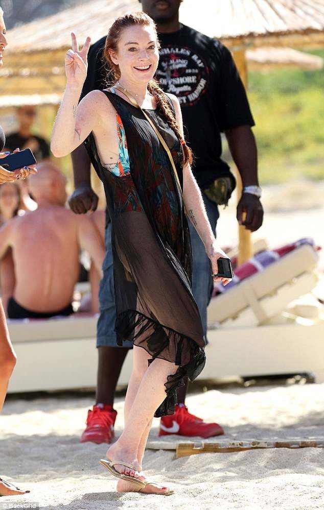 Lindsay Lohan tái xuất sau một thời gian "ở ẩn" - 14