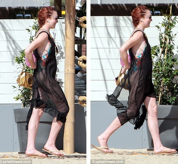 Lindsay Lohan tái xuất sau một thời gian "ở ẩn" - 6