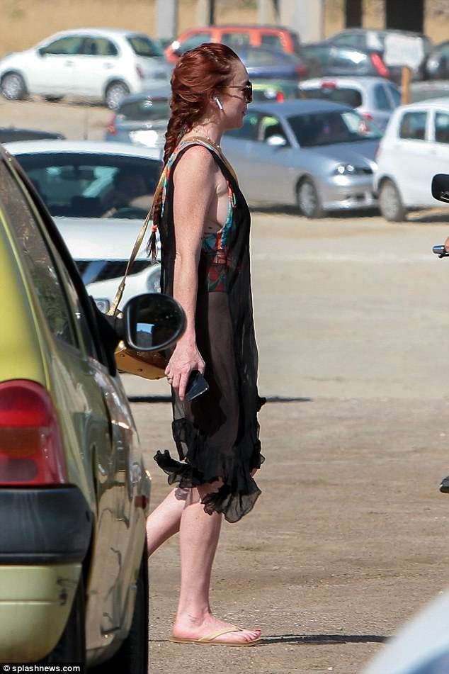 Lindsay Lohan tái xuất sau một thời gian "ở ẩn" - 4