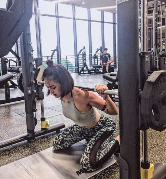 Mỹ nhân “Cả một đời ân oán” ám ảnh vì bị gắn mác “diễn viên chuyên cảnh 18+” - 8 Và để có được số đo hình thể chuẩn cùng vẻ ngoài tràn đầy năng lượng, Thuỳ Anh thử thách mình cùng lúc ở rất nhiều bộ môn như gym.