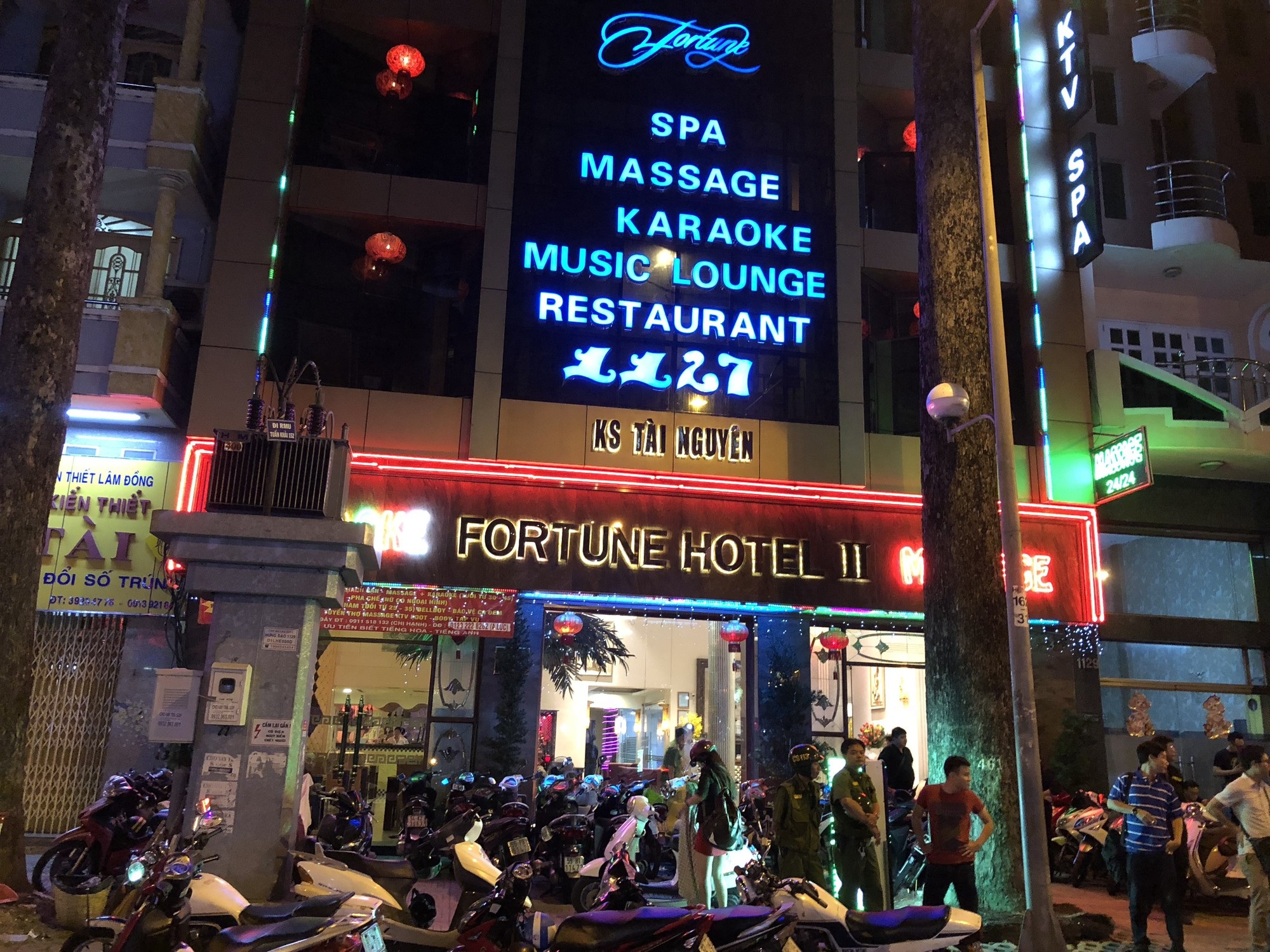 Hơn 100 tiếp viên quán karaoke ôm chui vào phòng bí mật trốn đoàn kiểm tra - 15