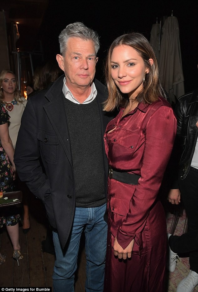 Katharine McPhee đẹp nuột nà tại Hawaii - 8
Ca sỹ 33 tuổi bên bạn trai mới David Foster, 68 tuổi.
