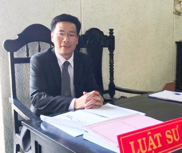 Tài xế lái xe khách bằng chân trên cao tốc sẽ bị phạt tối đa bao nhiêu tiền? - 1 Luật sư Trần Bá Học: Hành vi của tài xế lái xe khách là hết sức nguy hiểm.