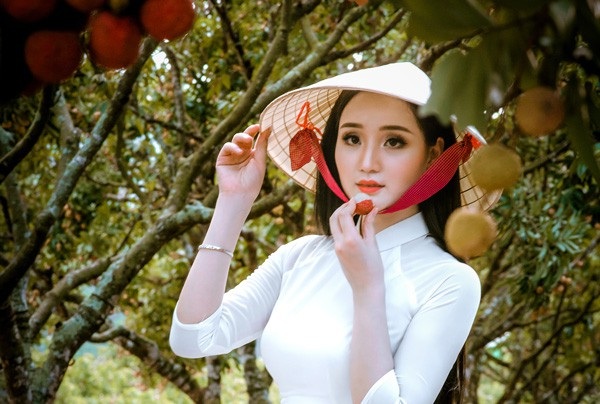 Cô gái sở hữu hai bằng ĐH loại giỏi khoe sắc bên vườn vải - 21 Cô gái sở hữu hai bằng ĐH loại giỏi khoe sắc bên vườn vải - 21