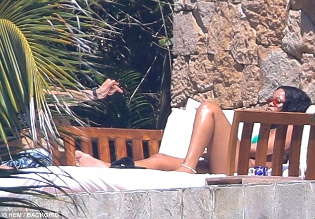 Rihanna tranh cãi căng thẳng với bạn trai - 5
Rihanna và Hassan Jameel hẹn hò từ tháng 6 năm ngoái và chia tay hồi tháng trước nhưng vừa nối lại quan hệ