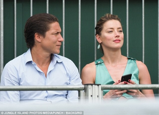Amber Heard hạnh phúc bên bồ mới - 3
Vito Schnabel, 31 tuổi từng hẹn hò với siêu mẫu Hiedi Klum trước đây
