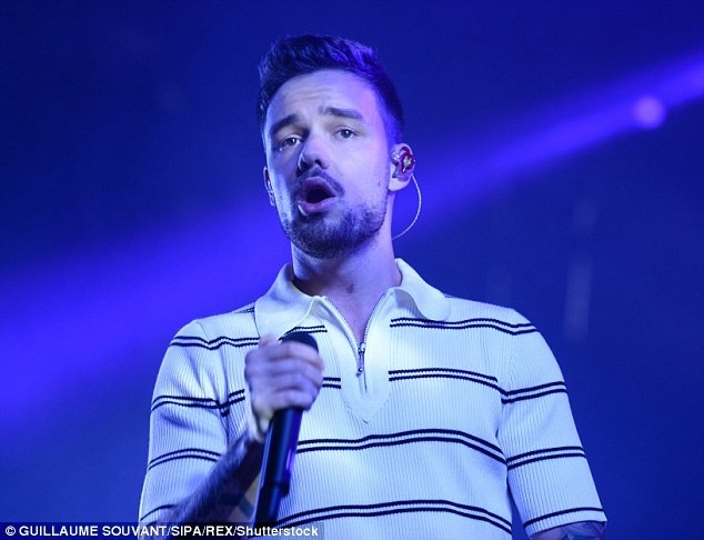 
Liam Payne tập trung cho tour diễn vòng quanh thế giới và thu âm cho album mới đồng thời chuyển tới sống tại một căn hộ nhỏ ở tây London hậu chia tay.
