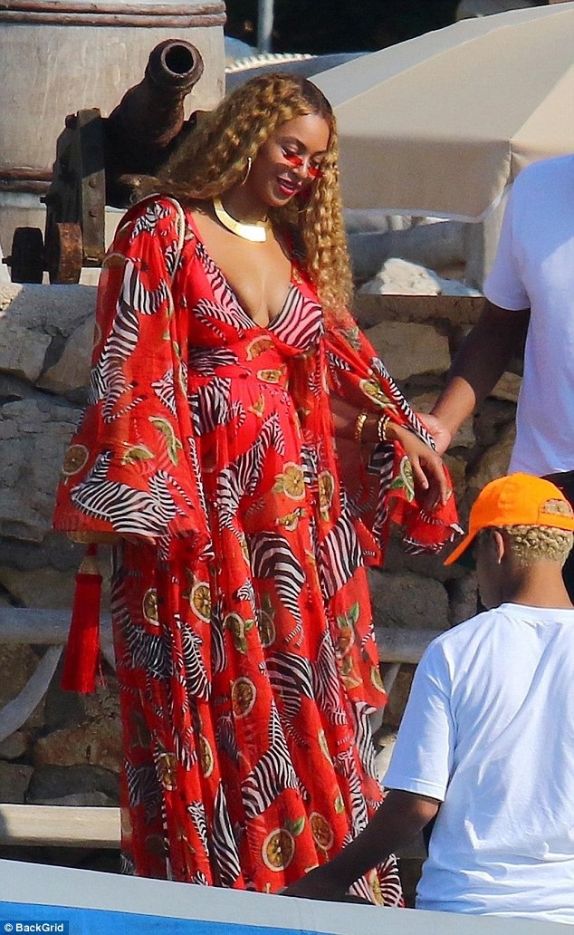Beyonce bị nghi có bầu - 3
Beyonce dính tin đồn mang thai đứacon thứ 4 đã vài tuần nay