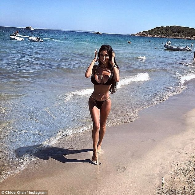 “Siêu vòng một” Chloe Khan khoe thân trên tạp chí Playboy - 3