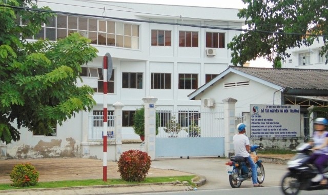 Có cán bộ “quên” kê khai tài sản, tình hình tham nhũng diễn biến phức tạp - 2 Sở Tài nguyên và Môi trường tỉnh Bạc Liêu, nơi cơ quan Trung tâm Kỹ thuật Tài nguyên và Môi trường trực thuộc, có 3 cán bộ bị điều tra về hành vi Lạm dụng chức vụ, quyền hạn chiếm đoạt tài sản.