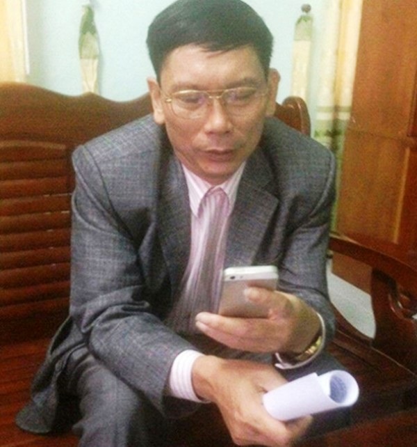 Đại biểu HĐND đề nghị điều tra vụ chủ tịch xã "ăn" tiền sổ đỏ của dân - 2 Ông Hoàng Văn Đức, nguyên Chủ tịch UBND xã Hoàn Trạch