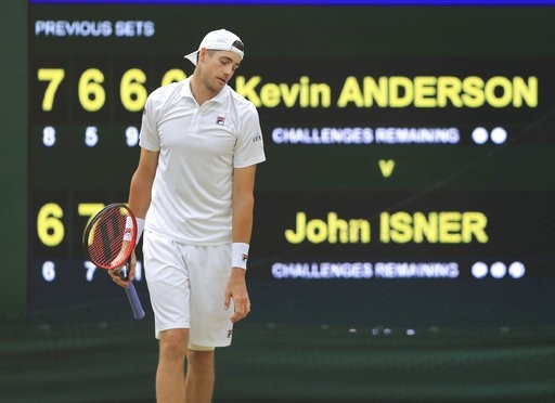 Wimbledon: Anderson "đua marathon" vào chung kết, chờ Djokovic hoặc Nadal - 2
Sự thất vọng của Isner sau một cú đánh hỏng
