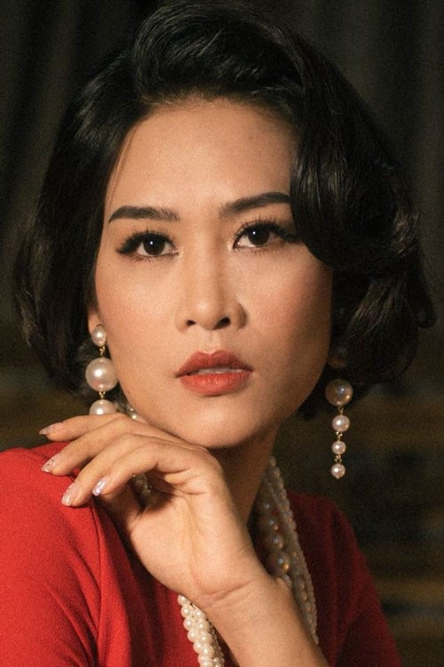 Thời gian gần đây, rất nhiều fanpage đã và đang cắt ghép lại những phân đoạn trong bộ phim truyền hình đình đám gắn liền với thế hệ 8X - 9X Phía trước là bầu trời. Đặc biệt là những cảnh diễn “đáng sợ” và “thảo mai” của nữ sinh viên tên Nguyệt.