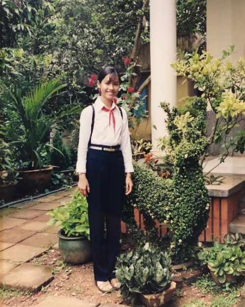 Nhã Phương tự tin khoe dáng với bikini; Hoài Linh diện bà ba “đi khắp thế gian” - 10 Á hậu Hoàng My bất ngờ chia sẻ ảnh thời học sinh, khi cô mới học lớp 6 đã có chiều cao khá vượt trội.