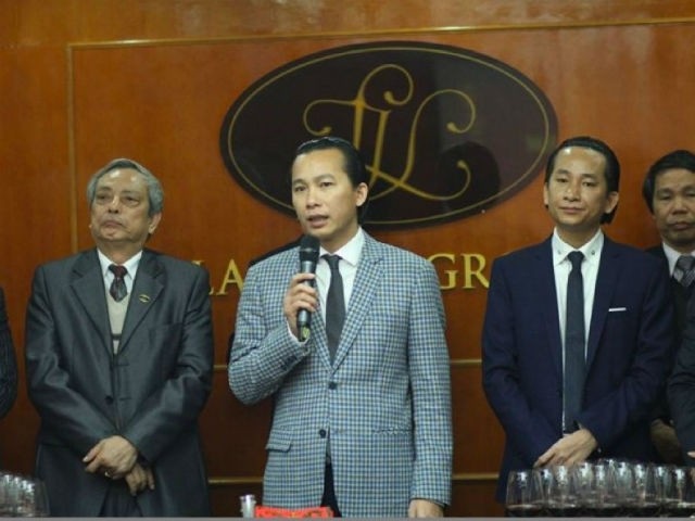 "Ông trùm" truyền thông mất ngàn tỷ; Đại gia Lã Vọng "toan tính" gì sau khi thoái vốn? - 1 Đại gia Lê Văn Vọng từng gây bất ngờ khi thoái vốn khỏi Tập đoàn Lã Vọng và công ty Ngôi nhà mới.