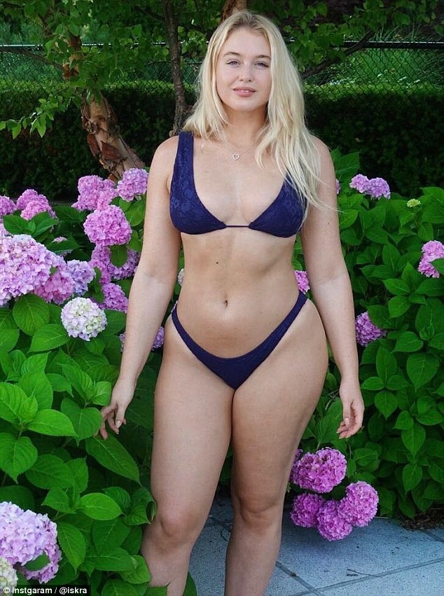 Iskra Lawrence khoe dáng nảy nở với bikini - Ảnh 5. Iskra Lawrence khoe dáng nảy nở với bikini - Ảnh 5.