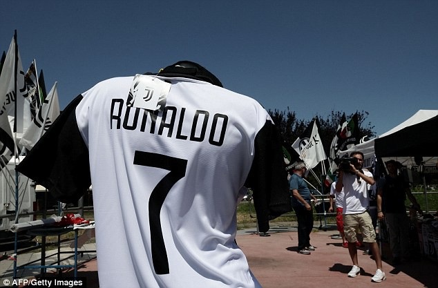 C.Ronado đến Turin, chuẩn bị ra mắt Juventus - 10 C.Ronado đến Turin, chuẩn bị ra mắt Juventus - 10