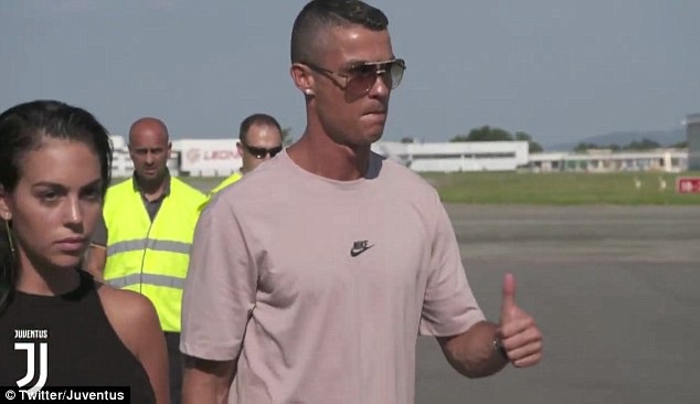 C.Ronado đến Turin, chuẩn bị ra mắt Juventus - 4 C.Ronado đến Turin, chuẩn bị ra mắt Juventus - 4