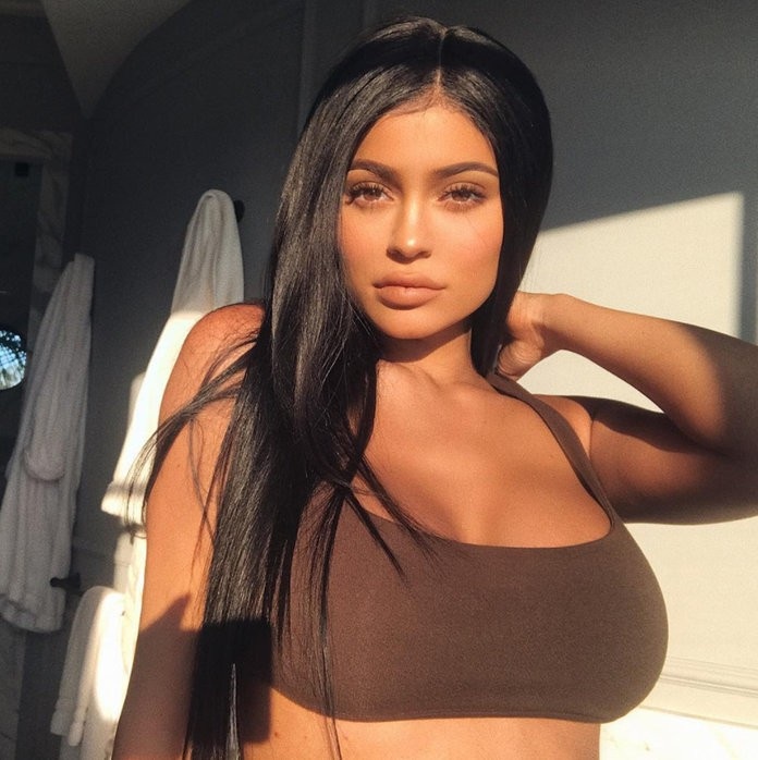 Từ một lần bơm môi, ngôi sao mạng xã hội trở thành tỷ phú USD ở tuổi 20 - 5 Kylie Jenner