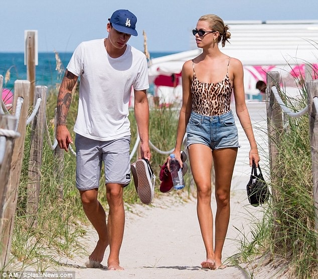 
Hailey Clauson từng là gương mặt quảng cáo của Dsquared2, Jill Stuart và Gucci
