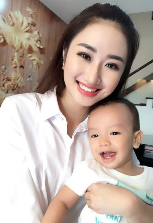 Cuộc sống nhung lụa của 3 Hoa hậu mới sinh con cho chồng đại gia - 17 Cuộc sống nhung lụa của 3 Hoa hậu mới sinh con cho chồng đại gia - 17