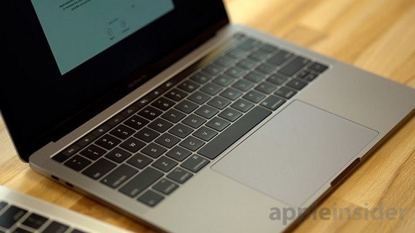 Cận cảnh MacBook Pro vừa được Apple trình làng, giá lên đến 6.700USD - 3 Chỉ phiên bản MacBook Pro tích hợp bàn phím cảm ứng Touch Bar mới được Apple nâng cấp