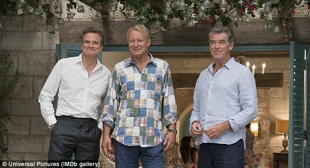 “Điệp viên 007” Pierce Brosnan dịu dàng nắm tay vợ giữa dàn mỹ nhân - 24 
Bộ ba của Mama Mia gồm Stellan Skarsgård, Pierce Brosnan và Colin Firth sẽ tái ngộ khán giả yêu điện ảnh sau gần 10 năm.