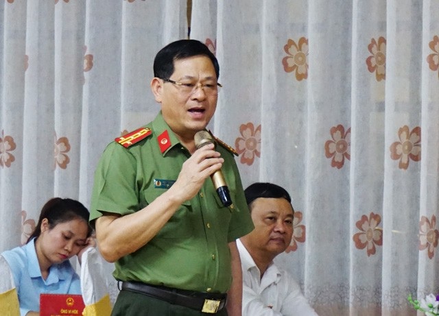 Đại biểu Nguyễn Hữu Cầu: cần có biện pháp giải quyết căn cơ tình trạng người dân bán đất lâm nghiệp nếu không người dân càng ngày càng bần cùng hóa.