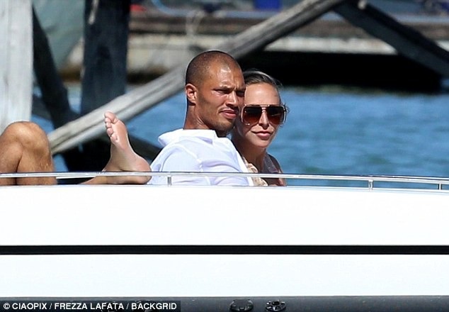 
Đây là con đầu tiên của cô nhưng là con thứ 4 của bạn trai
