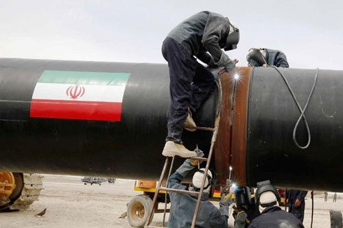 Iran đưa Mỹ ra tòa - 1
Nguồn dầu xuất khẩu của Iran được cho là đang giúp ổn định thị trường dầu mỏ thế giới hiện nay Ảnh: IRNA