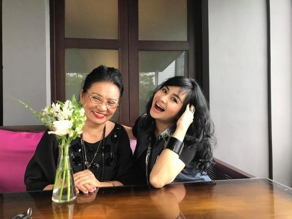Thanh Lam bị trượt danh hiệu NSND vì không đủ huy chương? - 1 NSƯT Thanh Lam và NSƯT Thanh Hương.