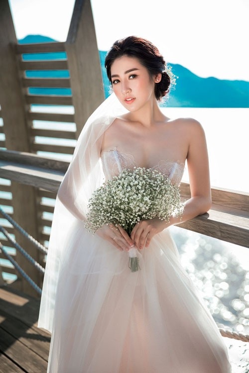 Ảnh cưới ngọt ngào của Á hậu Tú Anh và vị hôn phu Gia Lộc - 2 Ảnh cưới ngọt ngào của Á hậu Tú Anh và vị hôn phu Gia Lộc - 2