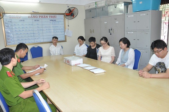 6 tội phạm người Trung Quốc bị bắt giữ tại Việt Nam - 1
6 đối tượng người Trung Quốc phạm tội rồi lẩn trốn sang Việt nam (ảnh QTV)