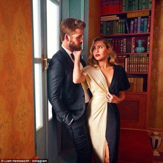 Liam Hemsworth đáp trả tin đồn chia tay Miley Cyrus - 2
Cặp đôi được cho là chia tay vì mâu thuẫn trong việc tổ chức đám cưới và sinh con