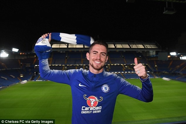 Liverpool bỏ xa Premier League sau 2 tháng chuyển nhượng - 2
Jorginho chọn Chelsea theo chân thầy Sarri