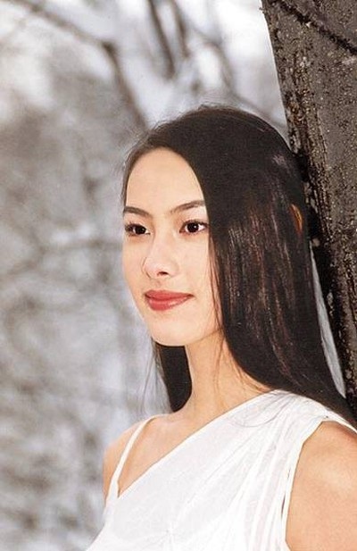 Lương Lạc Thi: Khi giấc mơ Lọ Lem đổi đời tan vỡ! - 6
Vẻ đẹp mong manh và cuốn hút của Lương Lạc Thi